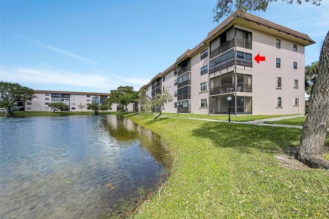 Copropriété à vendre à Tamarac, Floride: 2 chambres, 117.99 m2 № 1049998 - photo 25