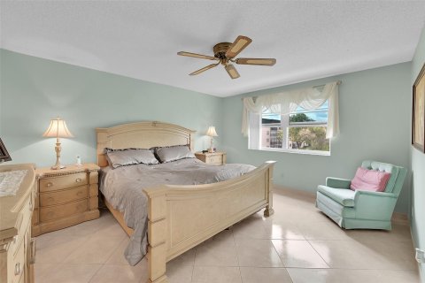 Copropriété à vendre à Tamarac, Floride: 2 chambres, 117.99 m2 № 1049998 - photo 14