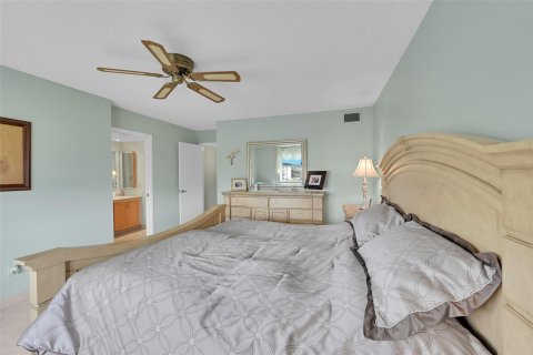 Copropriété à vendre à Tamarac, Floride: 2 chambres, 117.99 m2 № 1049998 - photo 12