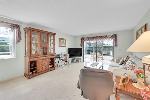 Copropriété à vendre à Tamarac, Floride: 2 chambres, 117.99 m2 № 1049998 - photo 21