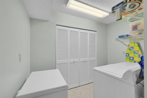 Copropriété à vendre à Tamarac, Floride: 2 chambres, 117.99 m2 № 1049998 - photo 26