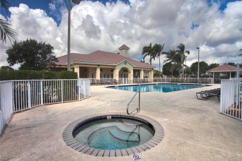 Touwnhouse à vendre à Deerfield Beach, Floride: 2 chambres, 119.47 m2 № 1049997 - photo 24