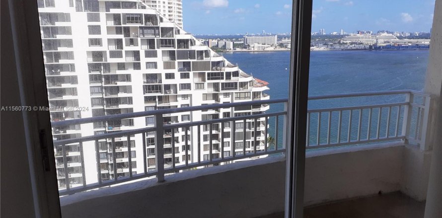 Condo in Miami, Florida, 1 bedroom  № 1095380