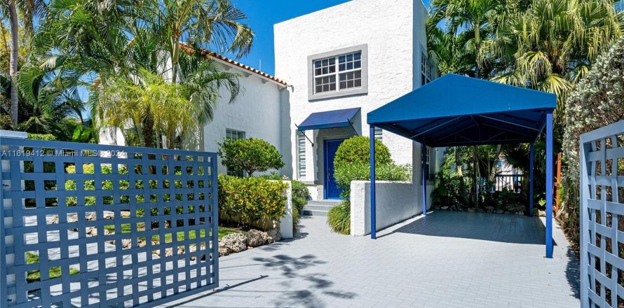 House in Miami Beach, Florida 5 bedrooms, 293.85 sq.m. № 1240524