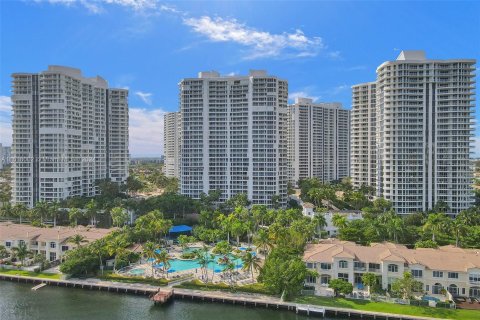 Condominio en venta en Aventura, Florida, 3 dormitorios, 173.73 m2 № 1241420 - foto 28