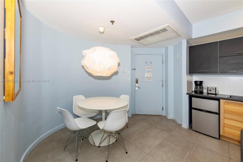 Condominio en venta en Miami Beach, Florida, 1 dormitorio, 57.6 m2 № 1241418 - foto 10