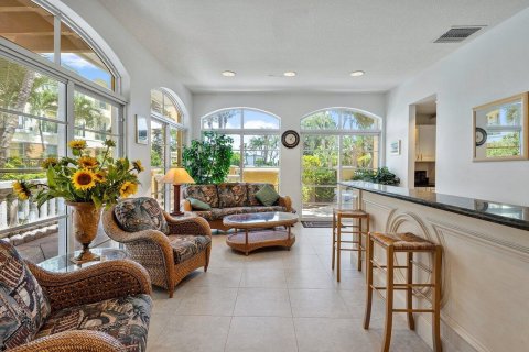 Condominio en venta en Hillsboro Beach, Florida, 2 dormitorios, 196.95 m2 № 1043124 - foto 1