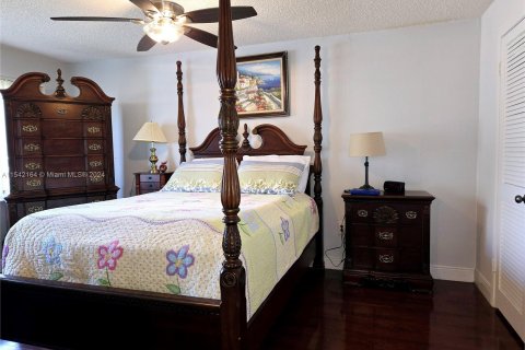 Condominio en venta en North Lauderdale, Florida, 1 dormitorio, 80.82 m2 № 1037659 - foto 25