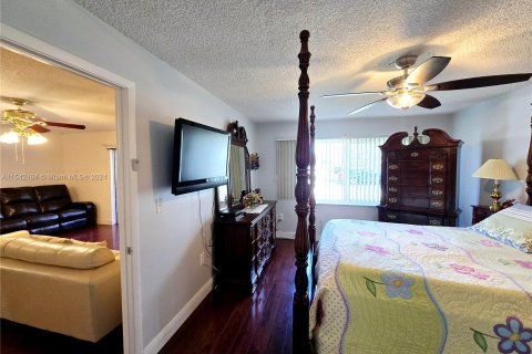 Condominio en venta en North Lauderdale, Florida, 1 dormitorio, 80.82 m2 № 1037659 - foto 23