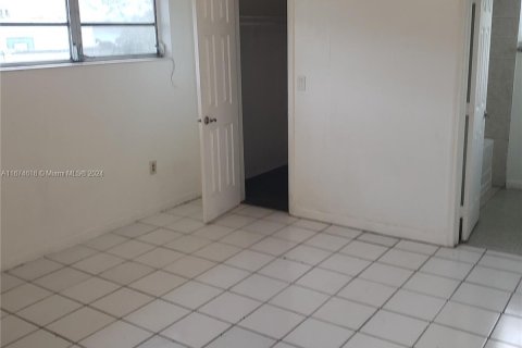 Casa en venta en Miami, Florida, 3 dormitorios, 172.61 m2 № 1398027 - foto 14