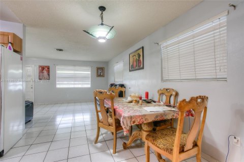 Casa en venta en Miami, Florida, 3 dormitorios, 135.17 m2 № 1398026 - foto 5