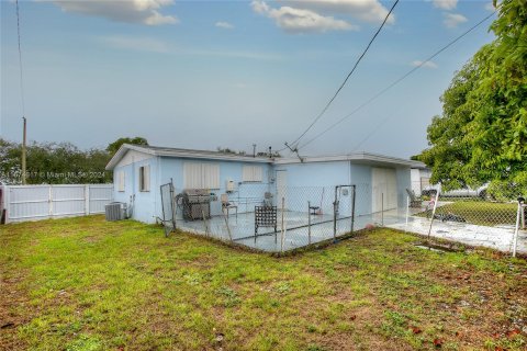 Casa en venta en Miami, Florida, 3 dormitorios, 135.17 m2 № 1398026 - foto 12