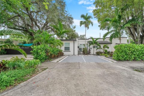 Casa en alquiler en Miami, Florida, 2 dormitorios № 1396251 - foto 1