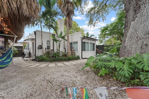 Casa en alquiler en Miami, Florida, 2 dormitorios № 1396251 - foto 2