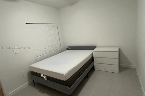 Propiedad comercial en alquiler en Miami, Florida, 1 dormitorio, 46.45 m2 № 1396297 - foto 6