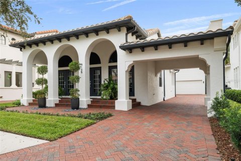 Villa ou maison à vendre à Tampa, Floride: 4 chambres, 284.37 m2 № 1410040 - photo 4