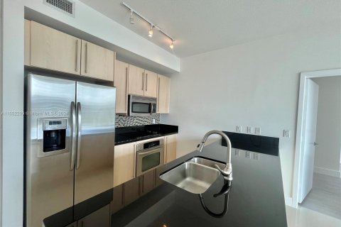 Condo in Miami, Florida, 2 bedrooms  № 1345310 - photo 4