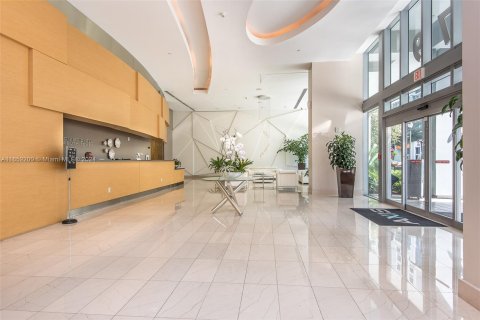 Condo in Miami, Florida, 2 bedrooms  № 1345310 - photo 17