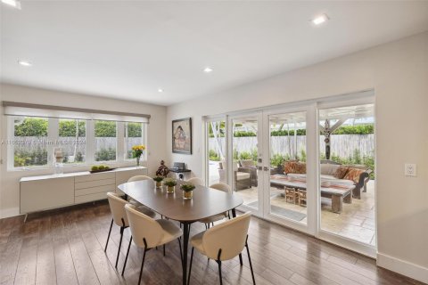 Casa en venta en Key Biscayne, Florida, 5 dormitorios, 215.53 m2 № 1345311 - foto 19