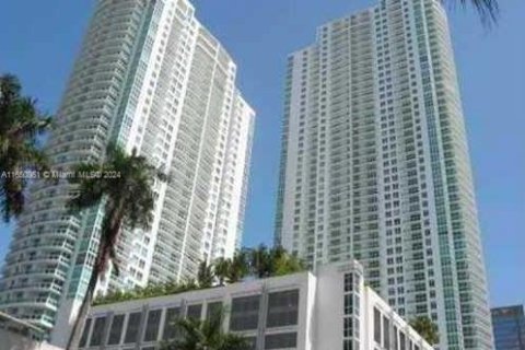 Condo in Miami, Florida, 1 bedroom  № 1345314 - photo 4