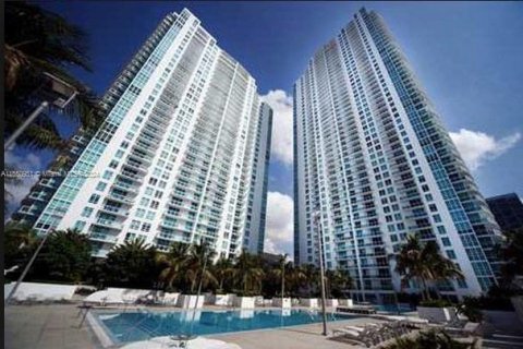 Condo in Miami, Florida, 1 bedroom  № 1345314 - photo 5