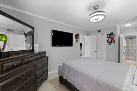 Condominio en venta en Miami, Florida, 1 dormitorio, 78.97 m2 № 1397408 - foto 17