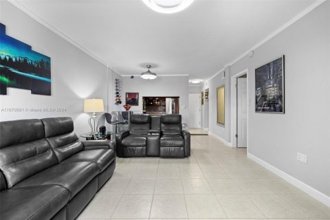 Condominio en venta en Miami, Florida, 1 dormitorio, 78.97 m2 № 1397408 - foto 10