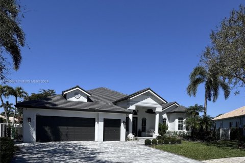 Villa ou maison à vendre à Davie, Floride: 4 chambres, 246.1 m2 № 1077271 - photo 2