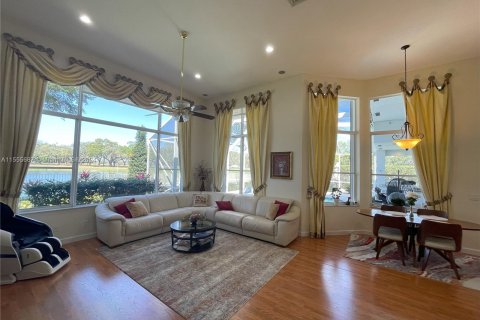 Villa ou maison à vendre à Davie, Floride: 4 chambres, 246.1 m2 № 1077271 - photo 22