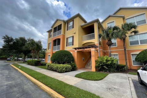 Condo in Orlando, Florida, 2 bedrooms  № 1337680 - photo 1