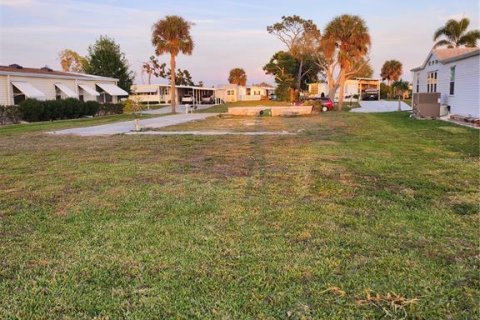 Terreno en venta en Englewood, Florida № 1061783 - foto 1