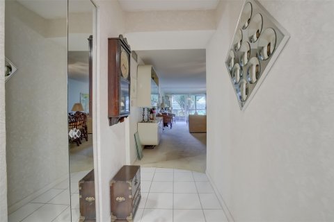 Condo in Lauderhill, Florida, 2 bedrooms  № 1171333 - photo 7