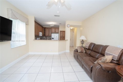 Casa en venta en Miramar, Florida, 5 dormitorios, 207.17 m2 № 1049370 - foto 17