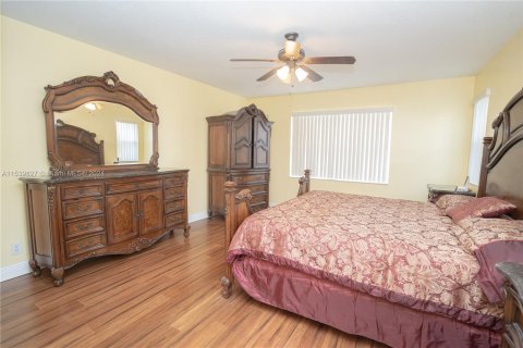 Casa en venta en Miramar, Florida, 5 dormitorios, 207.17 m2 № 1049370 - foto 25