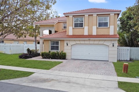 Casa en venta en Miramar, Florida, 5 dormitorios, 207.17 m2 № 1049370 - foto 1