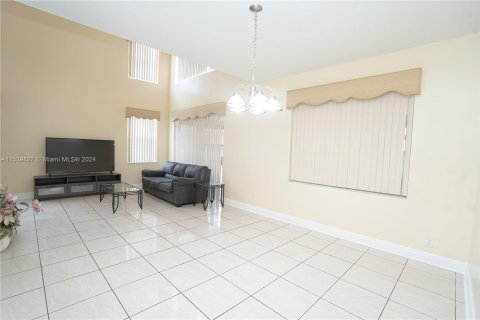 Casa en venta en Miramar, Florida, 5 dormitorios, 207.17 m2 № 1049370 - foto 11