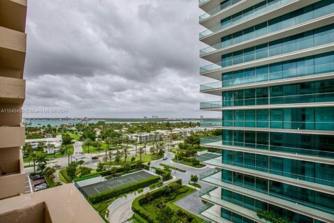 Condominio en venta en Bal Harbour, Florida, 1 dormitorio, 94.67 m2 № 1049326 - foto 12