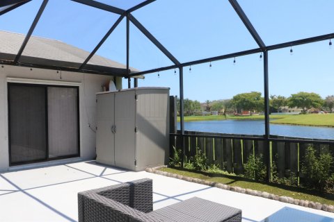 Casa en venta en West Palm Beach, Florida, 3 dormitorios, 123.75 m2 № 1208728 - foto 2