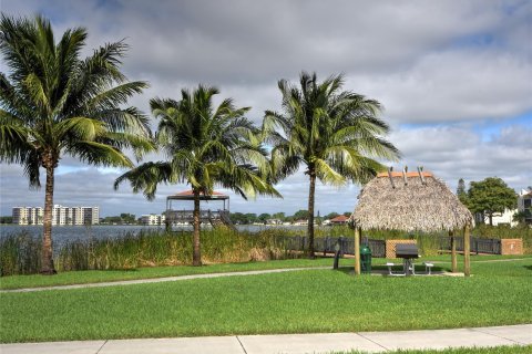 Condo in Oakland Park, Florida, 2 bedrooms  № 1208725 - photo 9