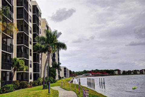 Condo in Oakland Park, Florida, 2 bedrooms  № 1208725 - photo 28