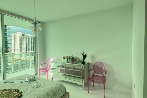 Apartamento en alquiler en Miami, Florida, 2 dormitorios, 105.35 m2 № 1357183 - foto 4