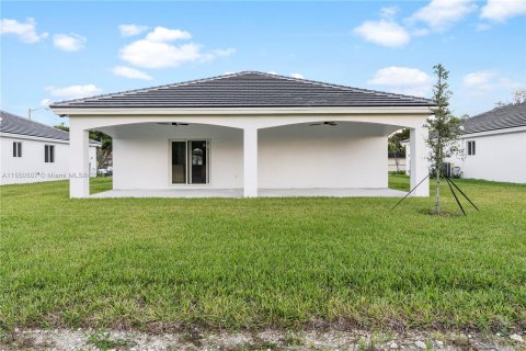 House in Homestead, Florida 4 bedrooms, 189.52 sq.m. № 1065081 - photo 6