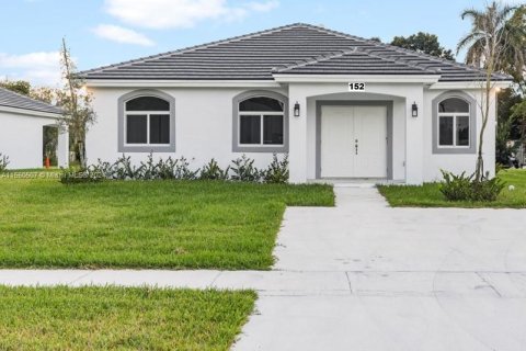 Casa en venta en Homestead, Florida, 4 dormitorios, 189.52 m2 № 1065081 - foto 1
