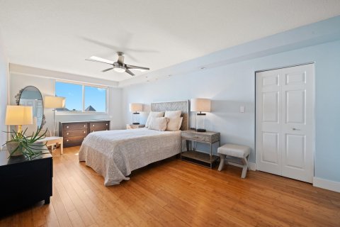 Condo in Fort Lauderdale, Florida, 3 bedrooms  № 1225901 - photo 30