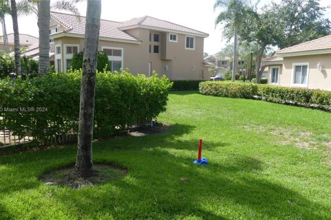 House in Pembroke Pines, Florida 3 bedrooms, 156.73 sq.m. № 1331345 - photo 6