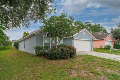 House in Davenport, Florida 4 bedrooms, 153.66 sq.m. № 1341467 - photo 2