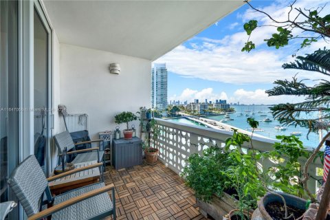 Condominio en venta en Miami Beach, Florida, 1 dormitorio, 67.17 m2 № 1329740 - foto 1