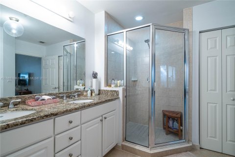 Condo in Aventura, Florida, 2 bedrooms  № 1329001 - photo 21