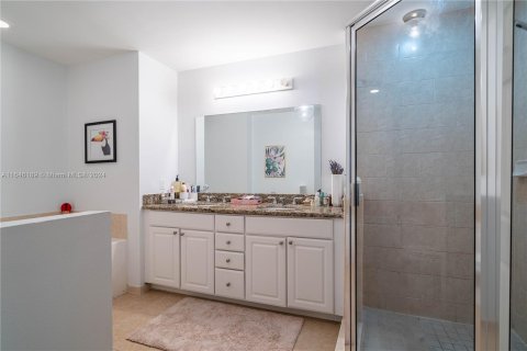 Condo in Aventura, Florida, 2 bedrooms  № 1329001 - photo 20