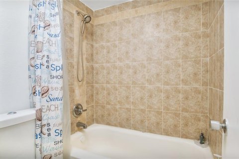 Condo in Daytona Beach, Florida, 1 bedroom  № 1380674 - photo 12